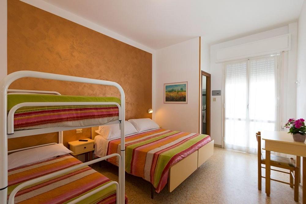 Hotel Cosmos Rimini Exterior photo