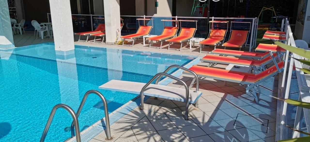 Hotel Cosmos Rimini Exterior photo