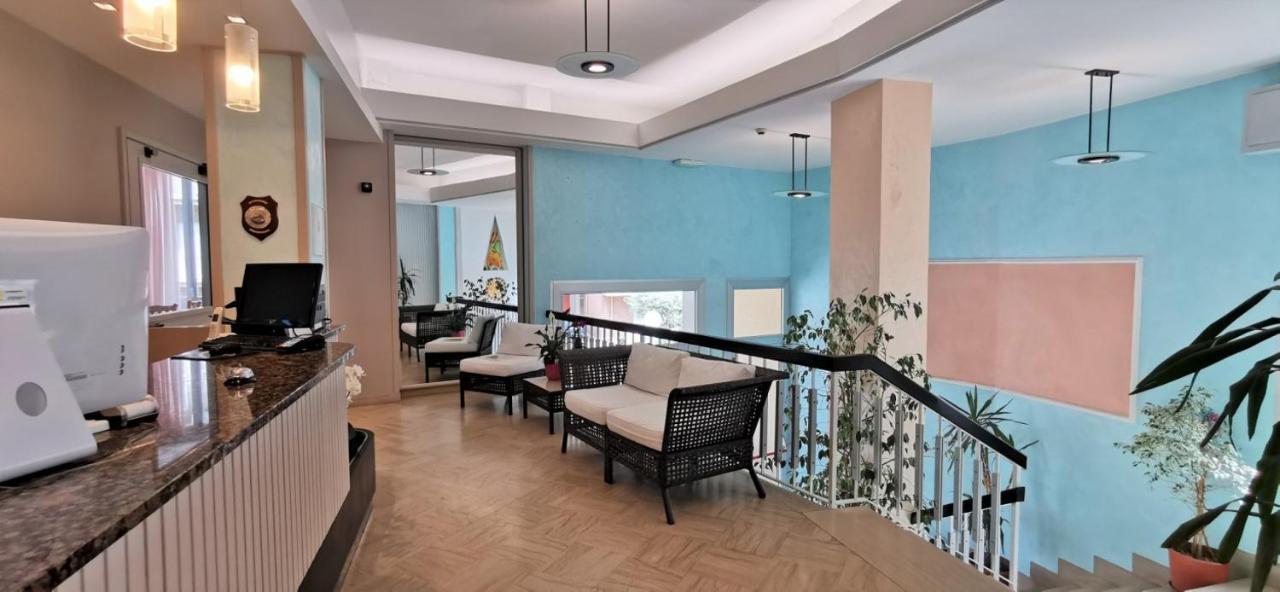 Hotel Cosmos Rimini Exterior photo