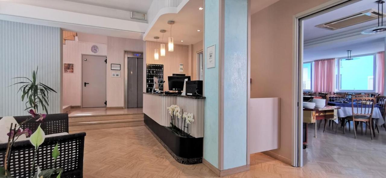 Hotel Cosmos Rimini Exterior photo